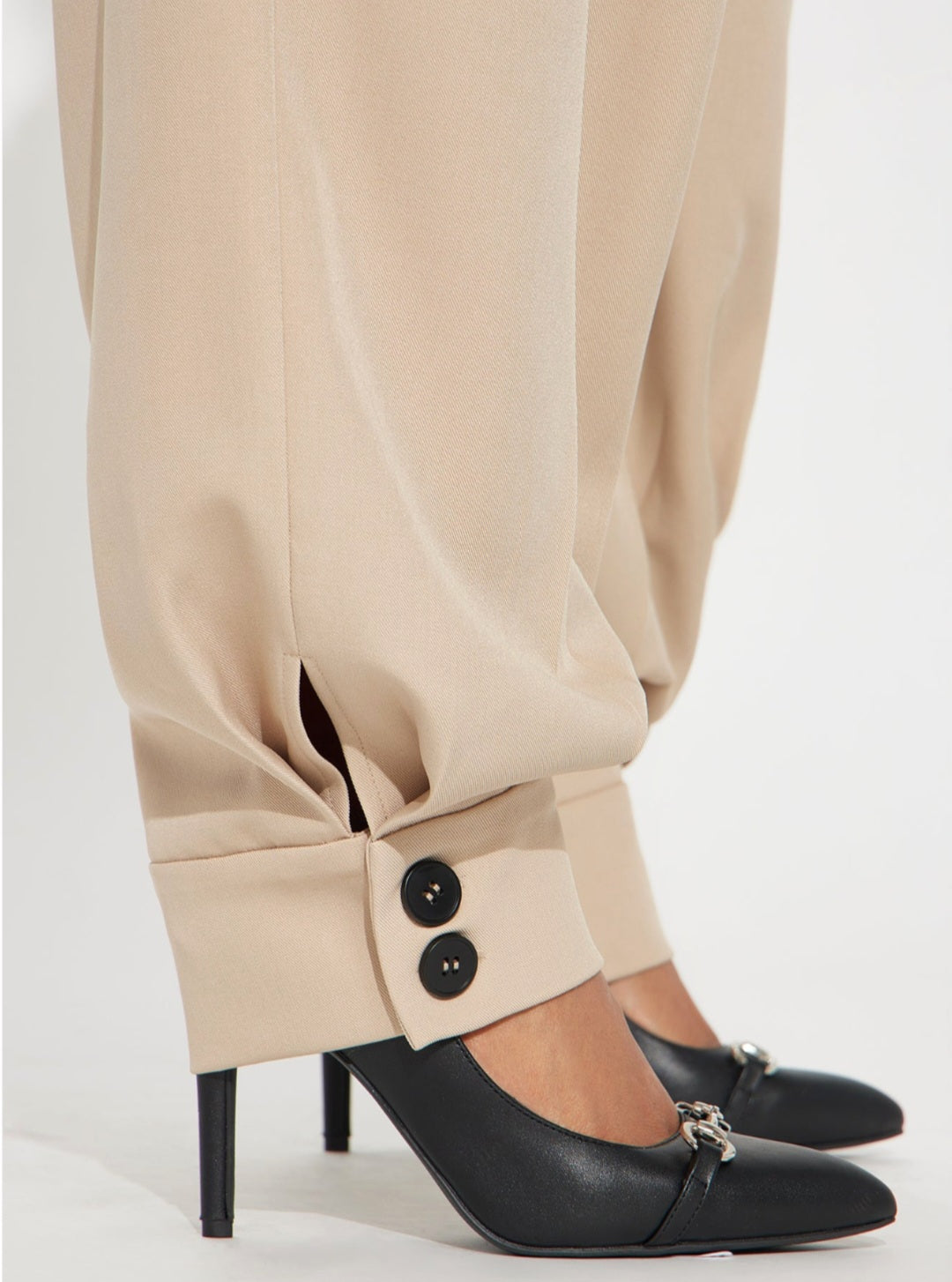 Pantalon Con Detalle en el Tobillo FNP0001