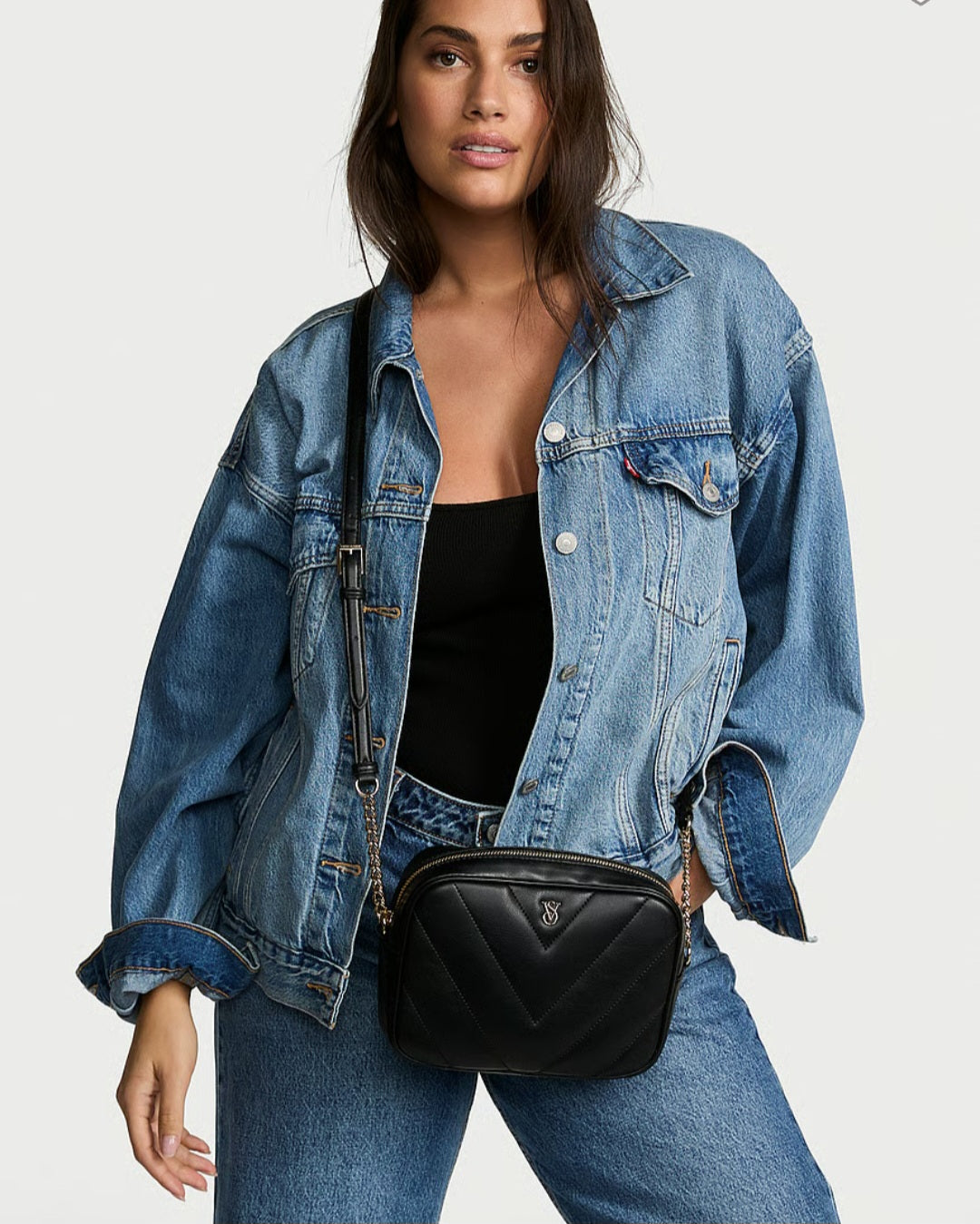 Cartera VS Mediana color negro VS0003A