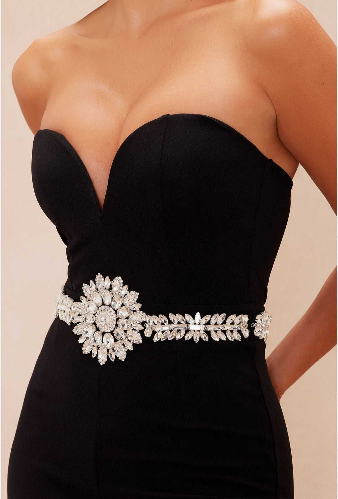 Jumpsuit Negro con Detalle de Piedras Plateadas