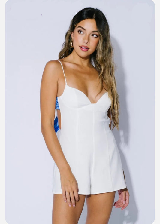 Overol blanco de detalle en la espalda ZARA0018
